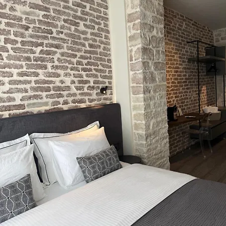 Stitch&stone Gjirokaster