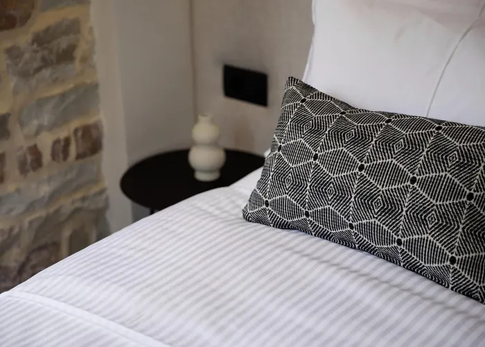 Stitch&stone Gjirokastra